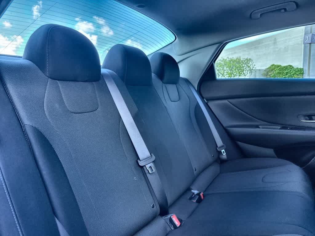 Used 2026 Hyundai Elantra SE FWD image 26
