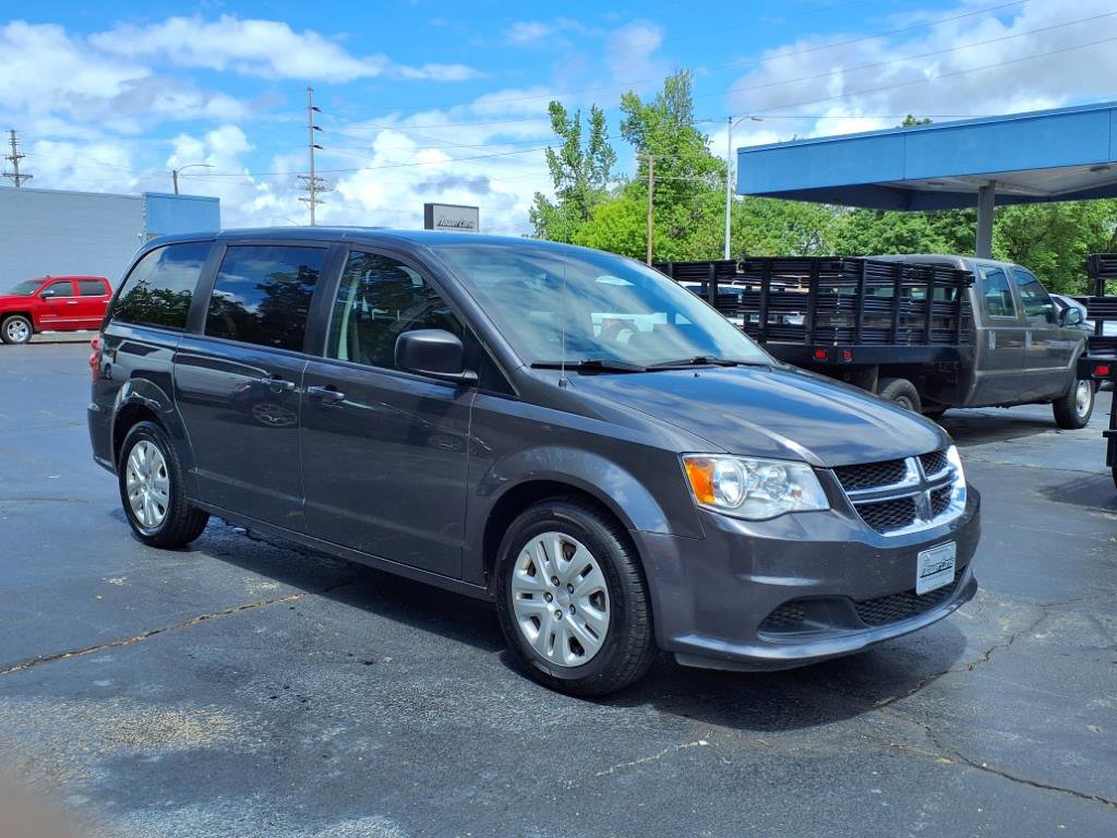 Used 2018 Dodge Grand Caravan SE w/ UConnect Hands-Free Group image 1