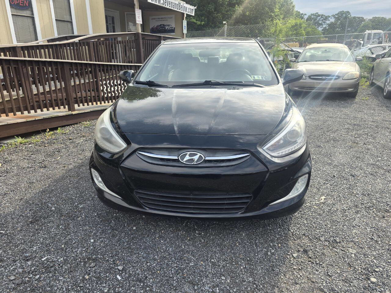 Used 2016 Hyundai Accent SE w/ Option Group 03 FWD image 5