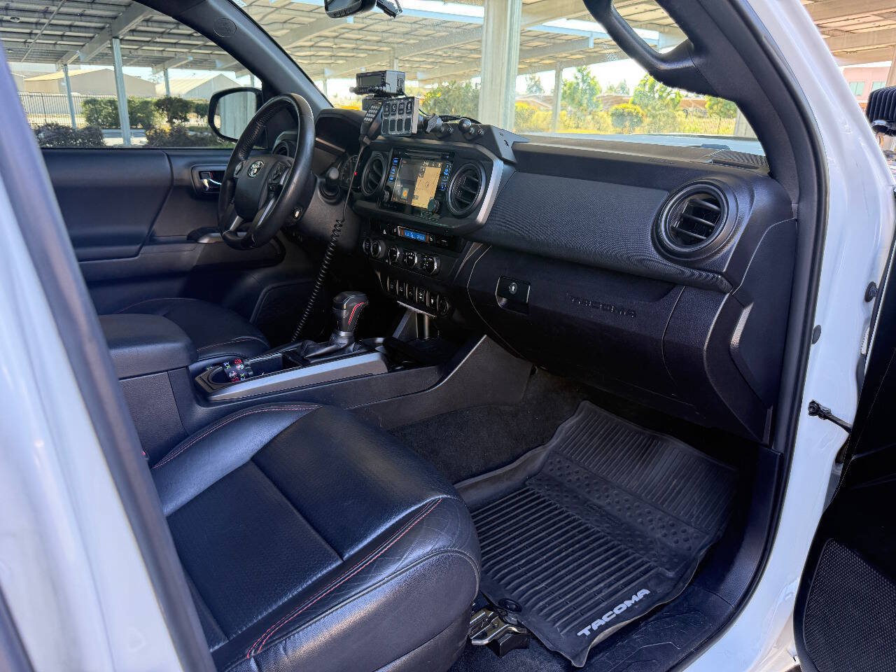 Used 2017 Toyota Tacoma TRD Pro AWD/4WD image 9