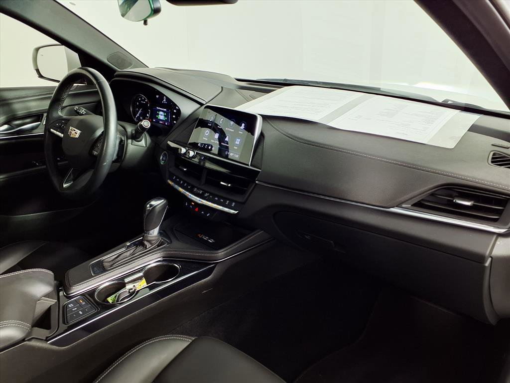 Certified 2025 Cadillac CT4 Luxury image 9