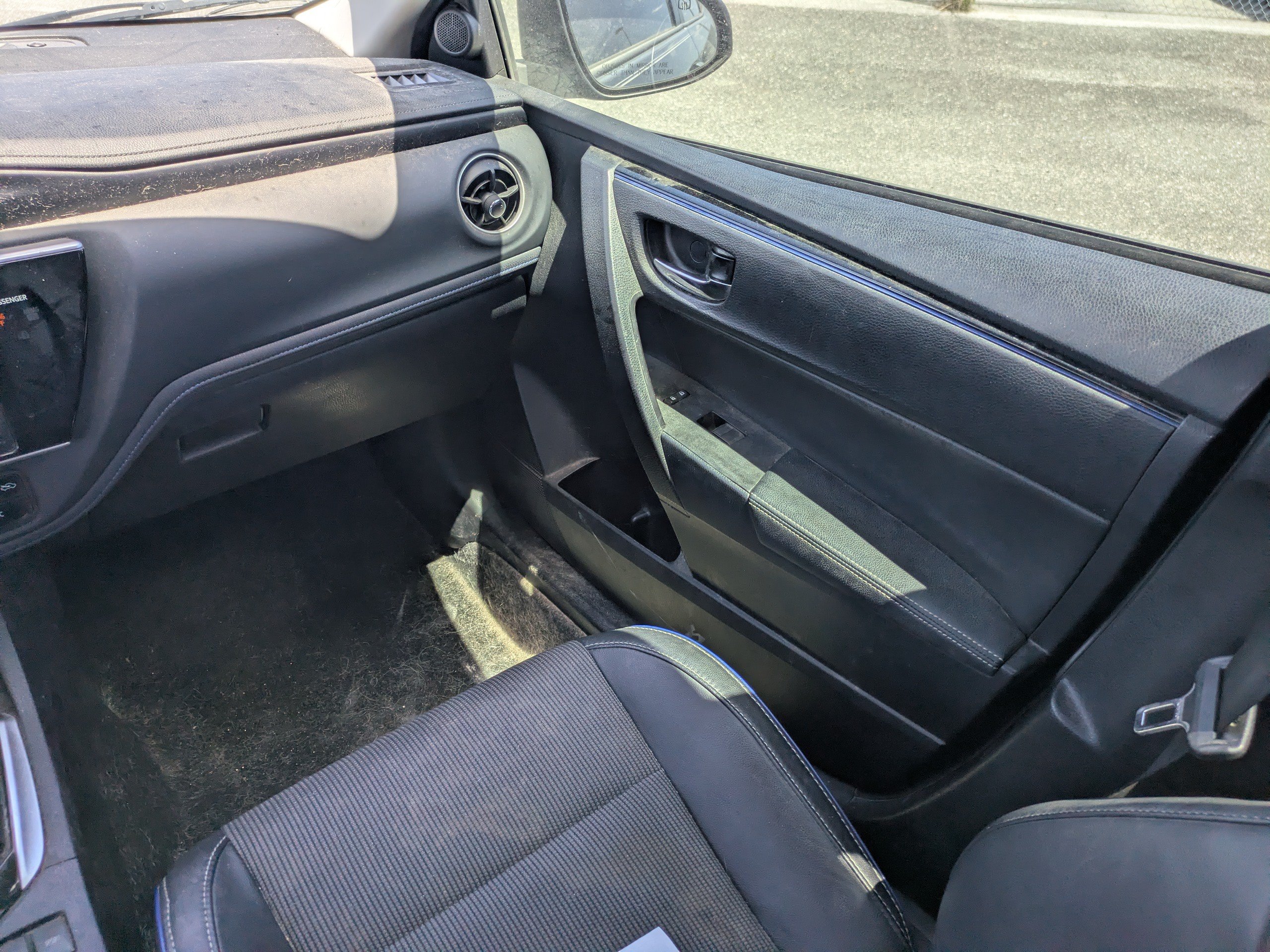 Used 2017 Toyota Corolla SE FWD image 17
