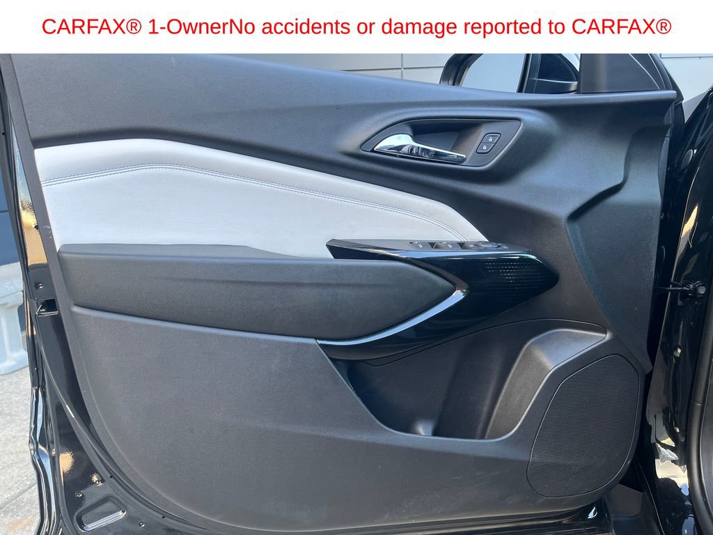 Used 2025 Chevrolet Trax LT w/ LT Convenience Package image 11