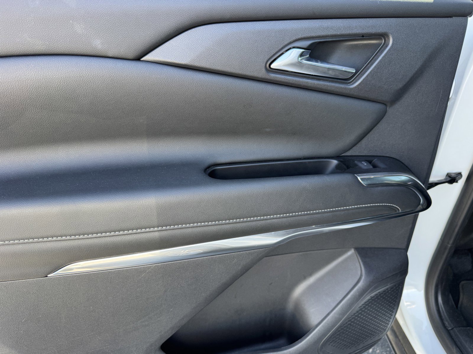 Used 2024 Chevrolet Traverse LT image 16