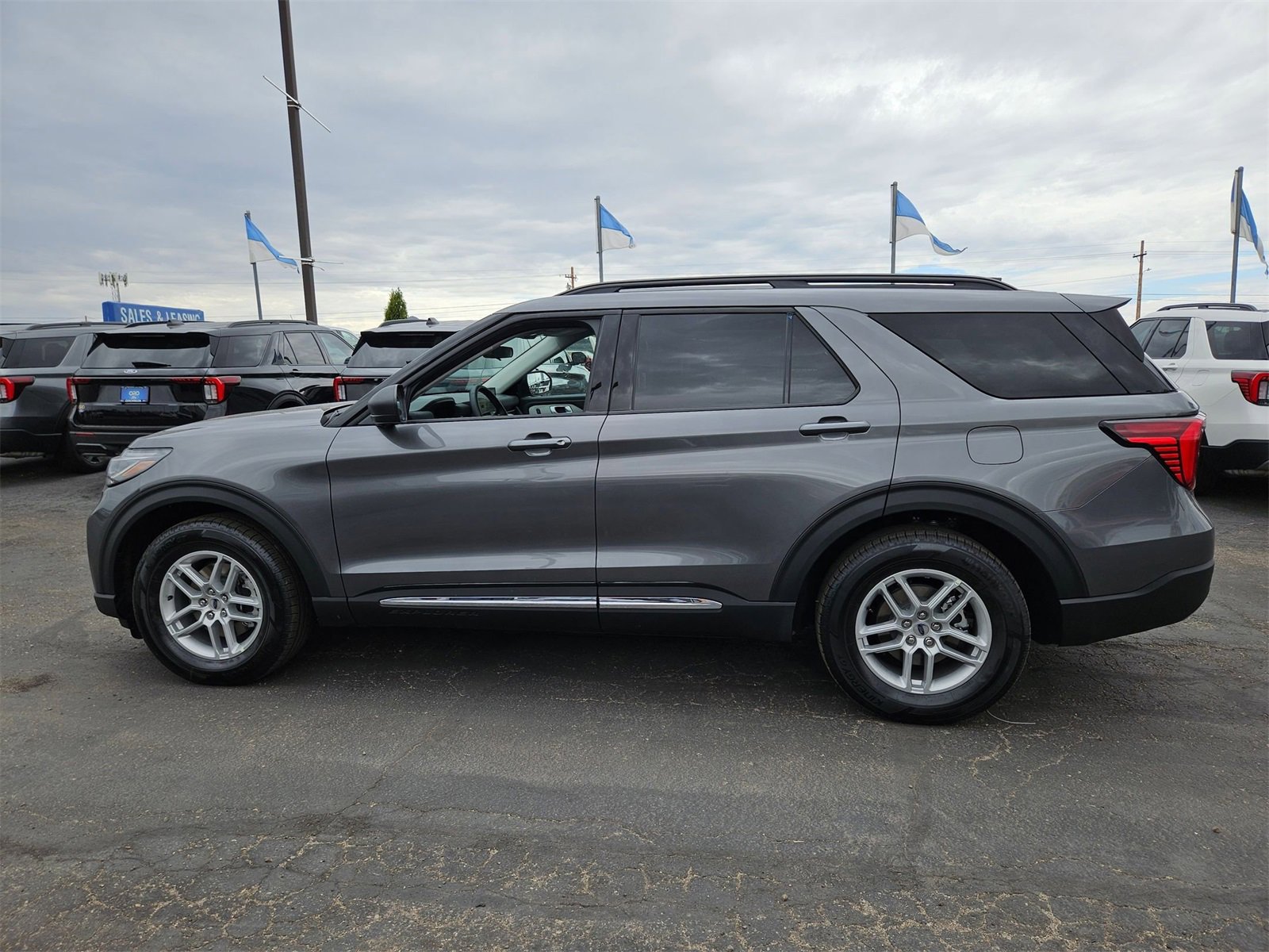 New 2025 Ford Explorer Active w/ Active Comfort Package image 9
