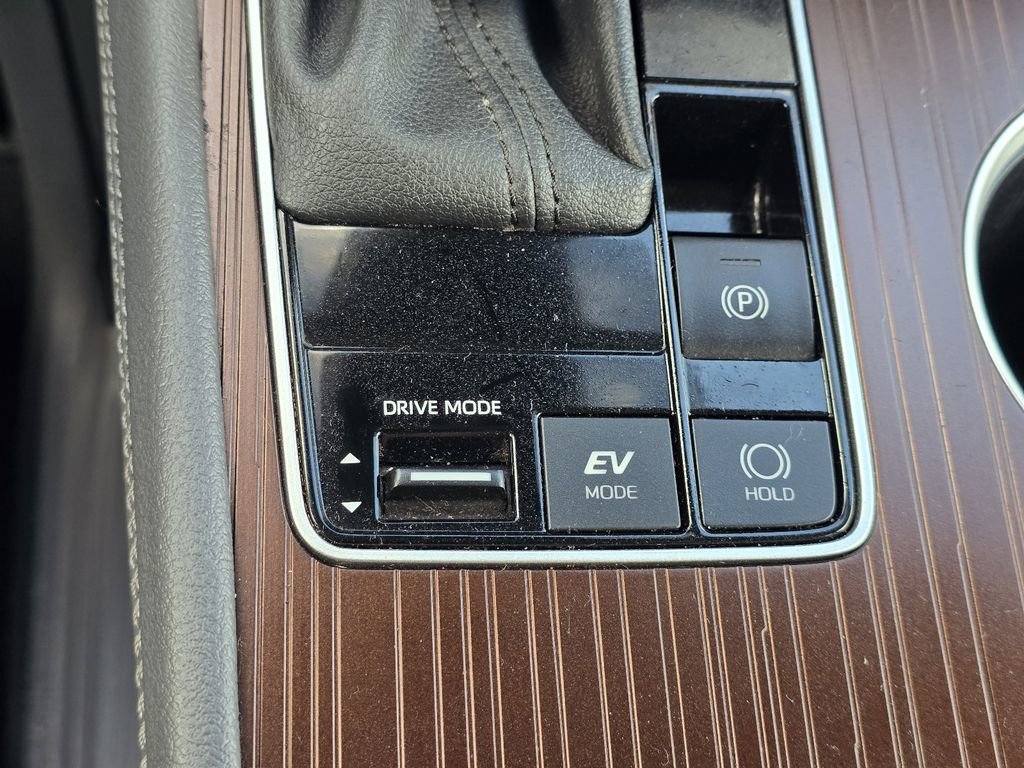 Used 2024 Toyota Sienna LE image 20