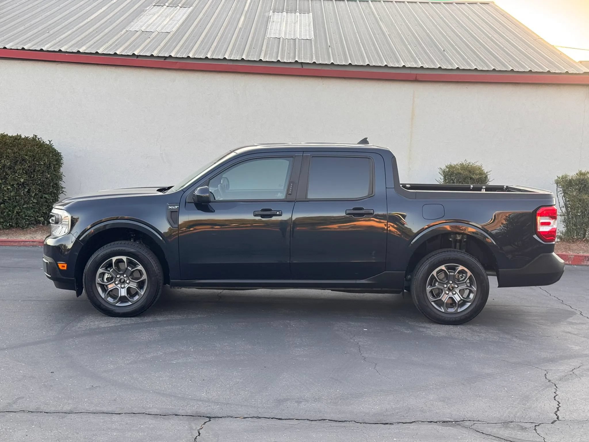 Used 2023 Ford Maverick XLT w/ XLT Luxury Package FWD image 3