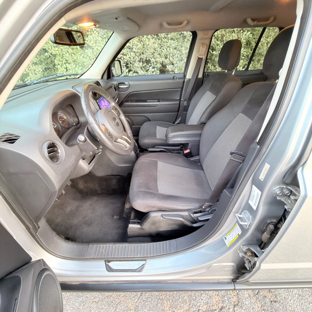 Used 2014 Jeep Patriot Latitude AWD/4WD image 8