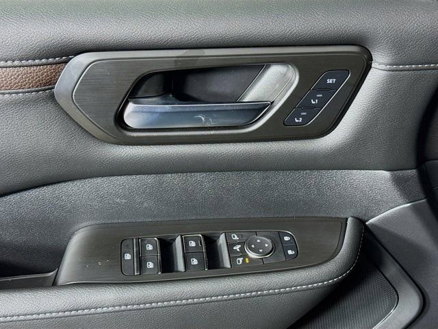 New 2026 Nissan Armada SL w/ Captain's Chari Seat Package image 13