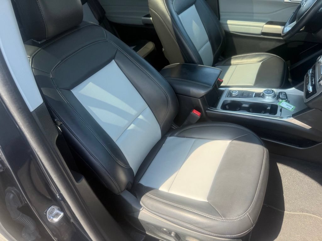 Used 2023 Ford Explorer XLT w/ Equipment Group 202A AWD/4WD image 64