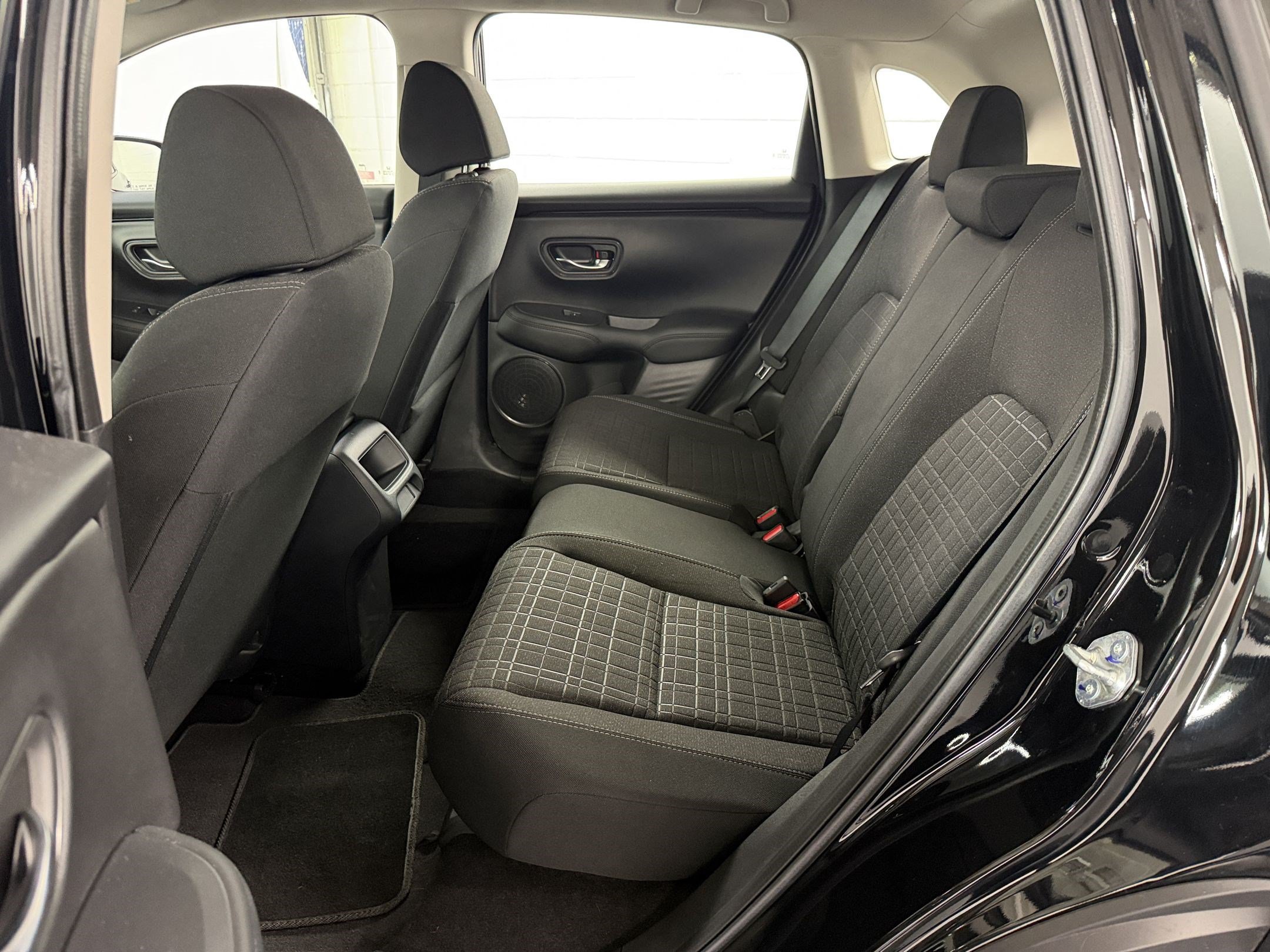 Certified 2025 Honda HR-V LX image 21