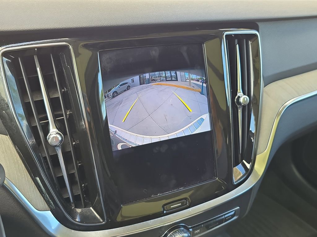 Certified 2022 Volvo V60 T5 Cross Country w/ Climate Package image 29