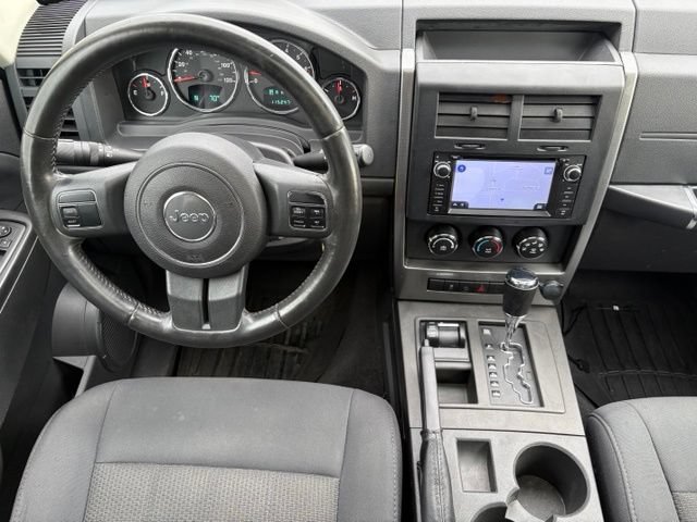 Used 2011 Jeep Liberty Sport AWD/4WD image 3