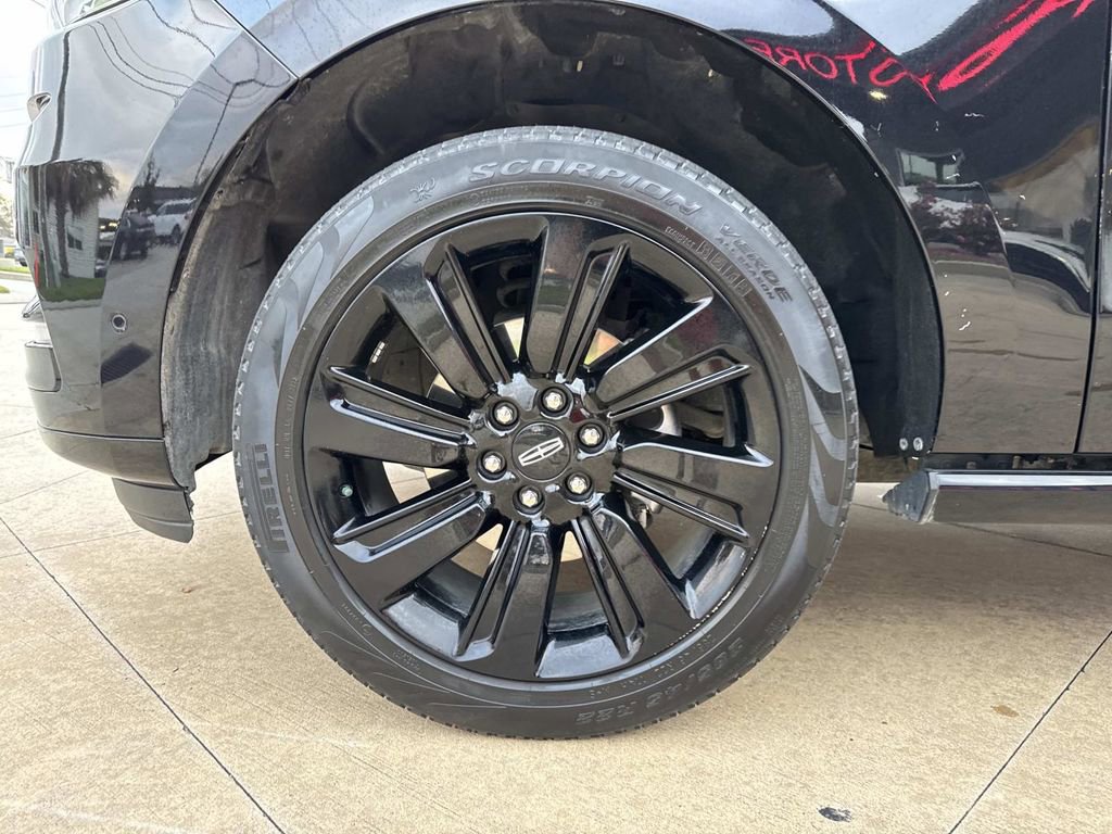 Used 2022 Lincoln Navigator L Reserve image 6