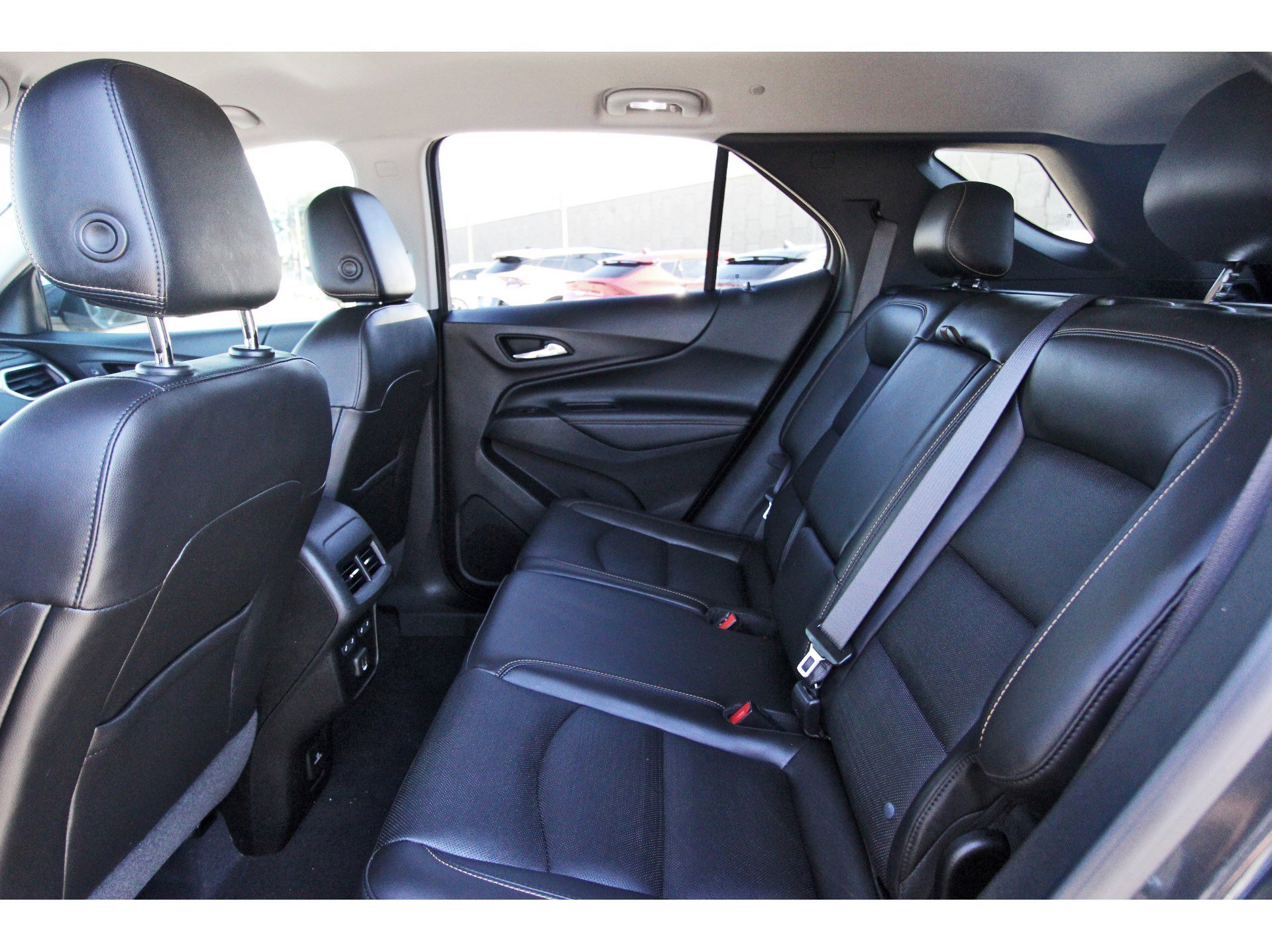 Used 2021 Chevrolet Equinox Premier FWD image 31