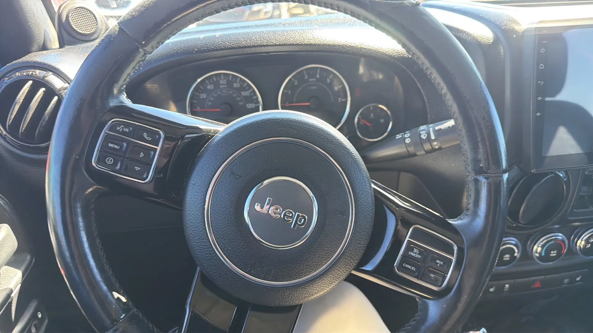 Used 2014 Jeep Wrangler Unlimited Sahara w/ Dual Top Group AWD/4WD image 11