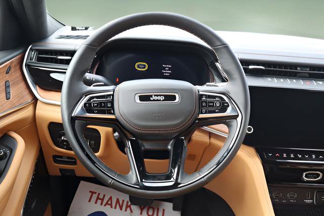 New 2026 Jeep Grand Cherokee Summit image 15