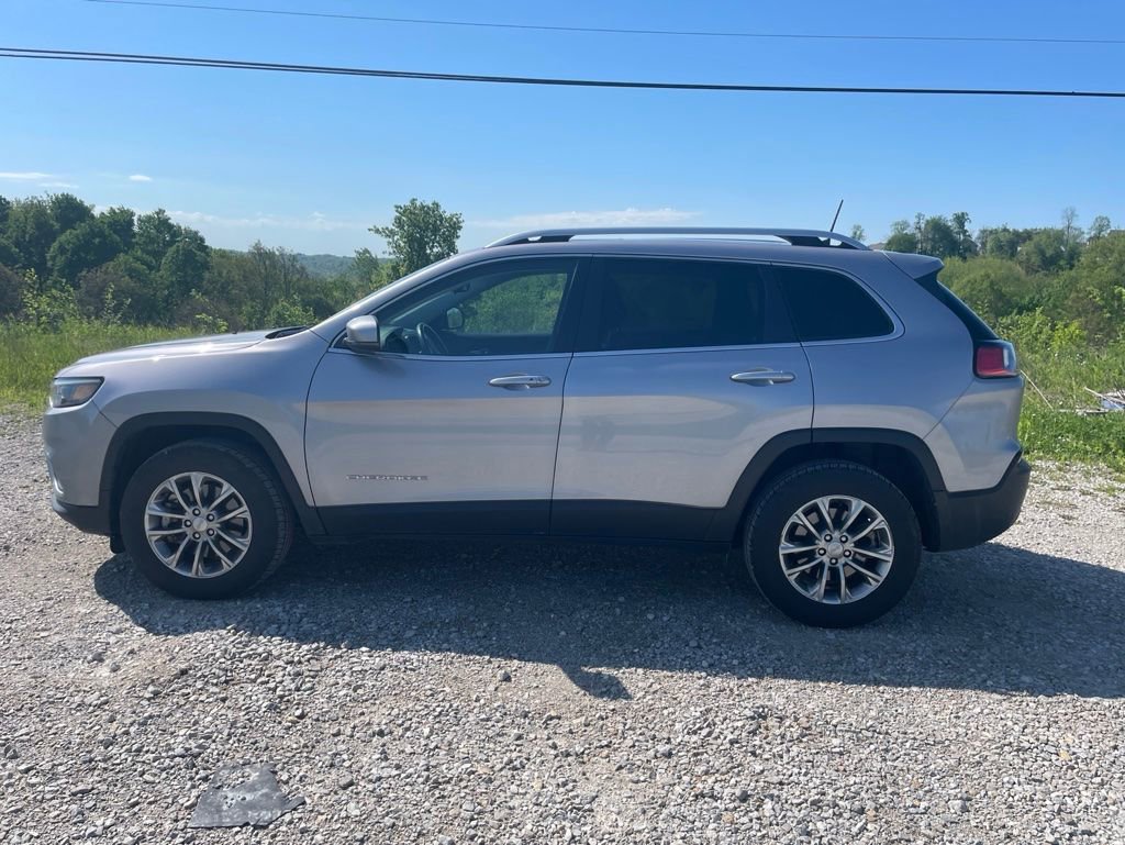 Used 2021 Jeep Cherokee Latitude Plus w/ Sun & Sound Group AWD/4WD image 9