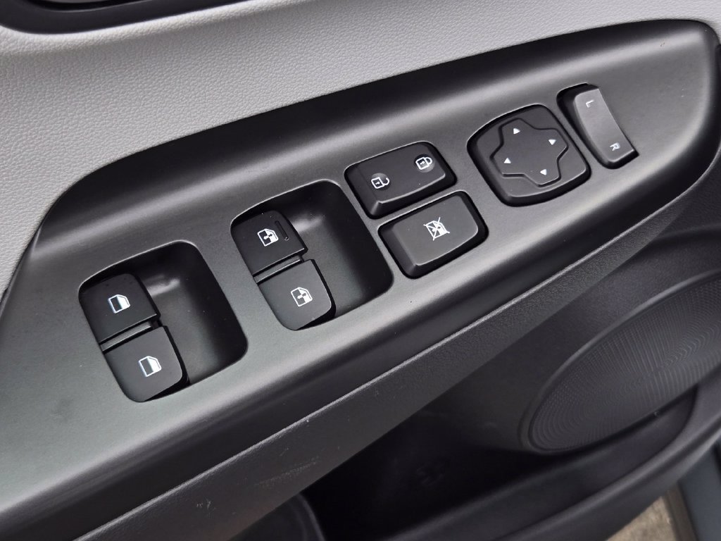Used 2023 Hyundai Kona SEL FWD image 12