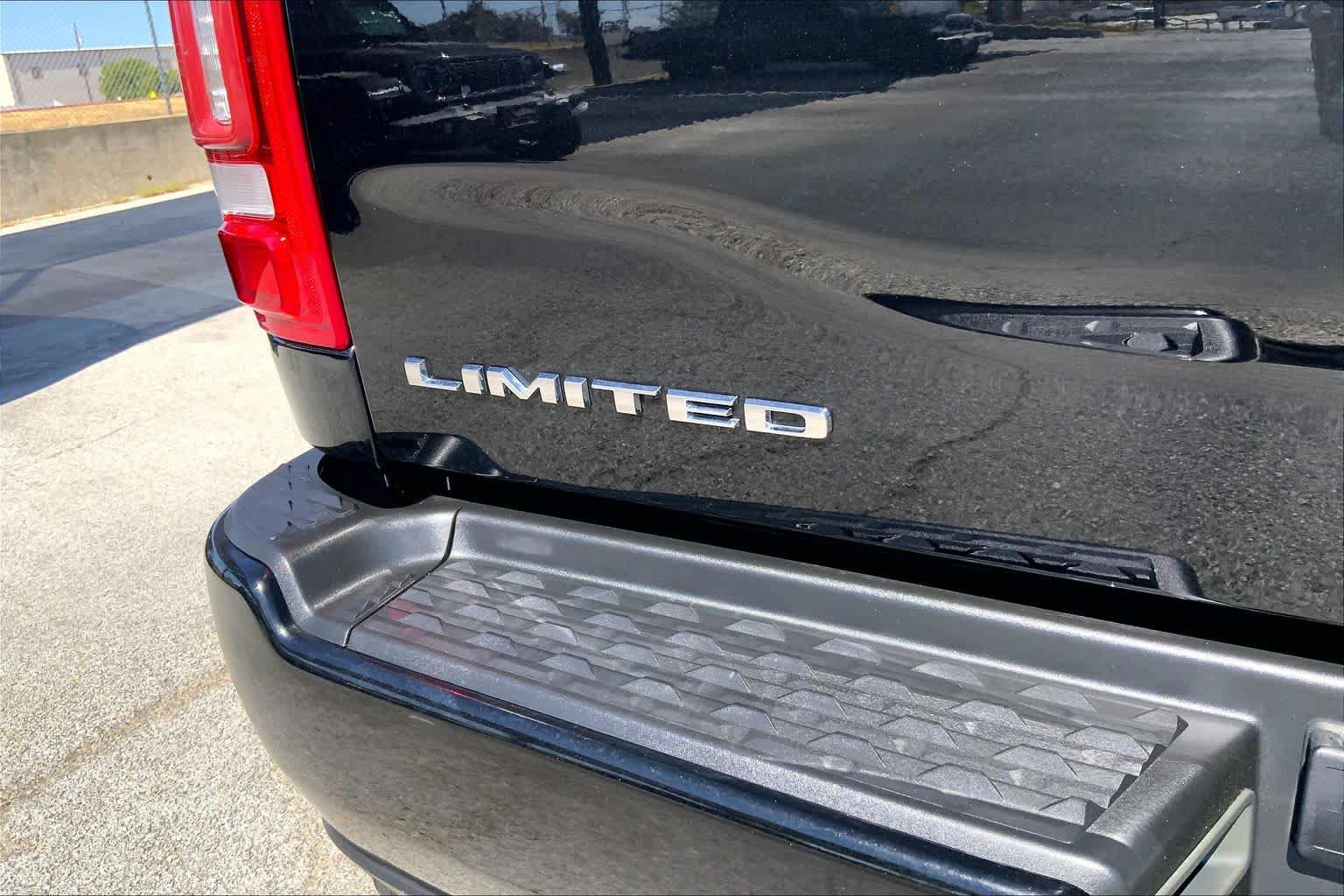 Used 2022 RAM 2500 Limited AWD/4WD image 10