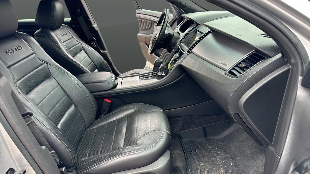 Used 2018 Ford Taurus SHO AWD/4WD image 18