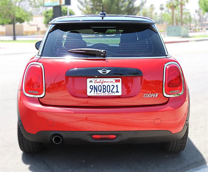 Used 2017 MINI Cooper 2-Door Hardtop FWD image 5