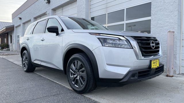 Used 2024 Nissan Pathfinder S image 10