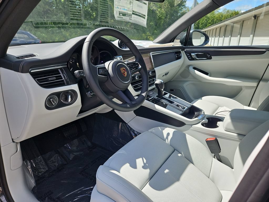 New 2026 Porsche Macan GTS AWD/4WD image 4