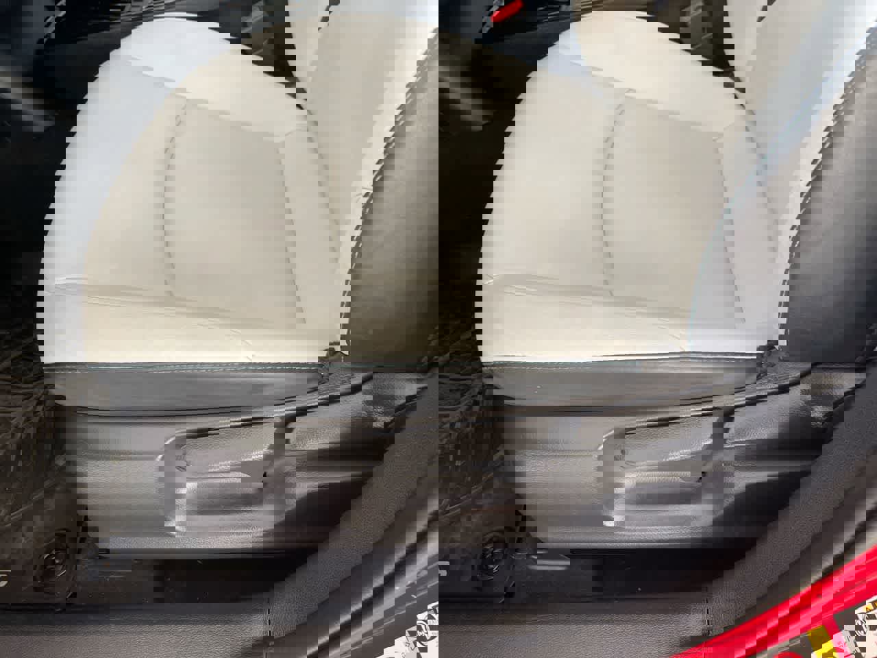 Used 2019 Toyota Prius XLE w/ Advanced Technology Package image 12