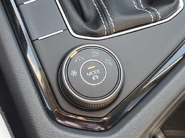 New 2027 Volkswagen Taos SE AWD/4WD image 30