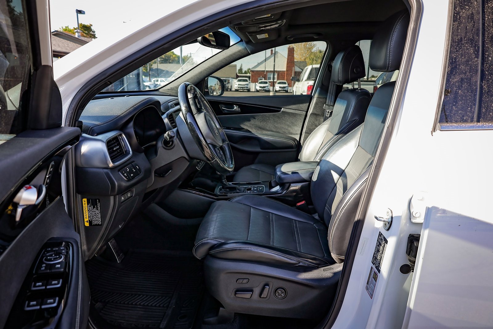 Used 2017 Kia Sorento SX image 10