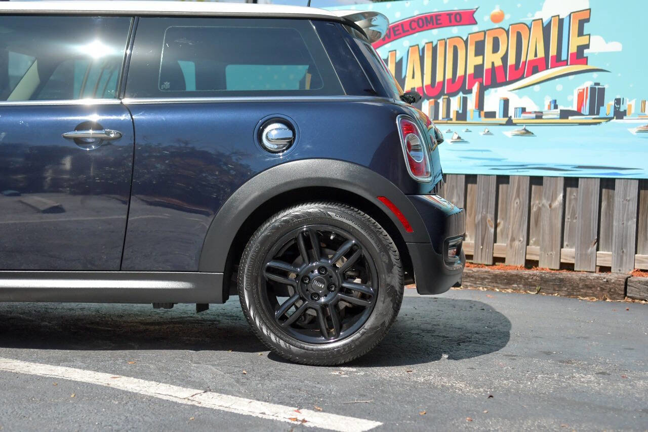 Used 2013 MINI Cooper S w/ Premium Pkg 2 FWD image 11