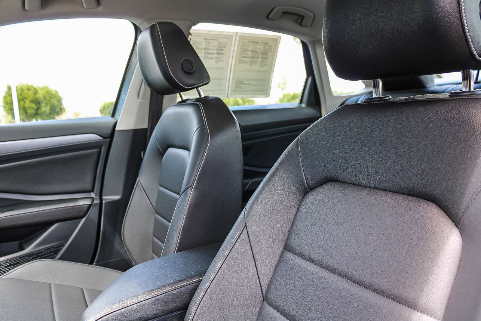 Used 2024 Volkswagen Jetta SE FWD image 13