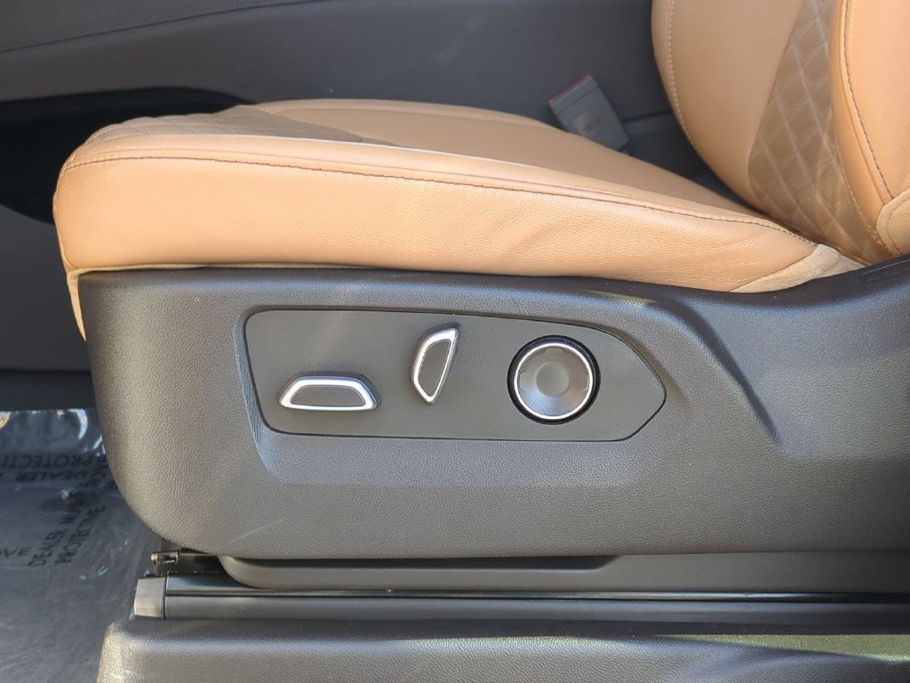 Certified 2024 Cadillac Escalade Sport AWD/4WD image 23
