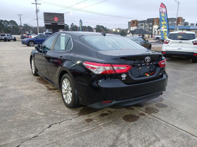 Used 2019 Toyota Camry LE image 5