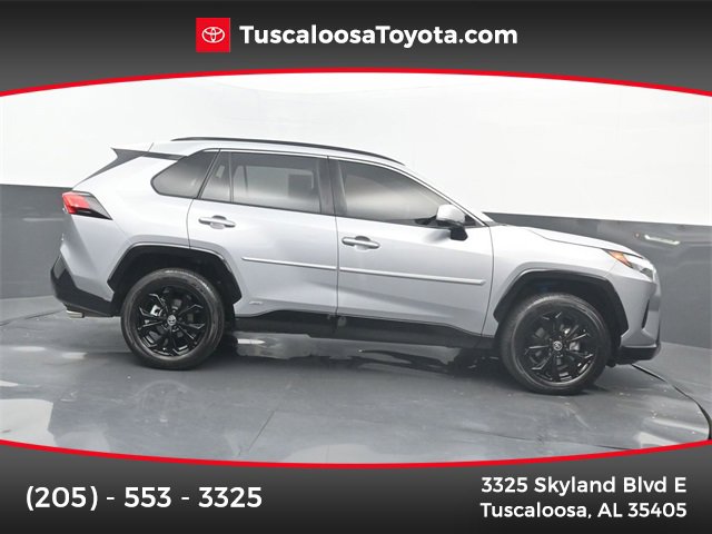 Used 2022 Toyota RAV4 SE w/ SE Grade Weather Package