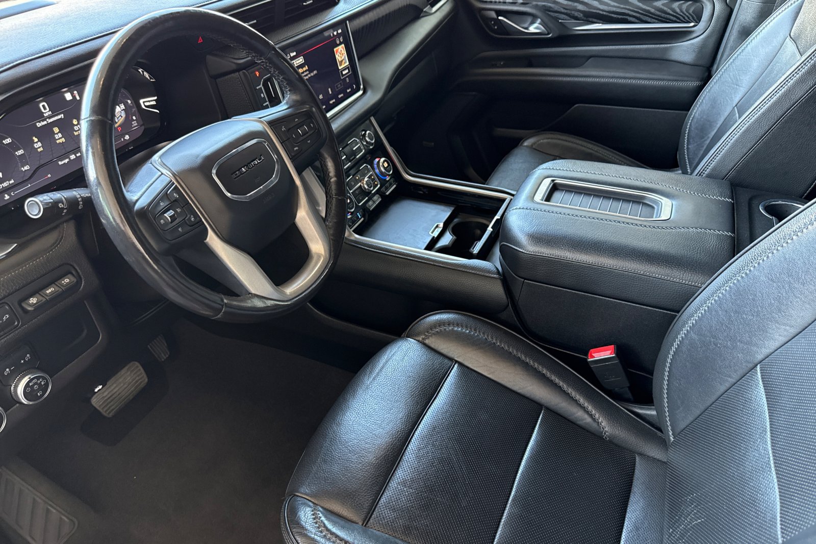 Used 2022 GMC Yukon XL Denali AWD/4WD image 9