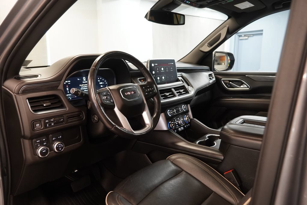 Certified 2022 GMC Yukon SLT w/ SLT Premium Package AWD/4WD image 7