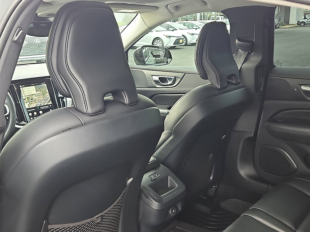 Used 2025 Volvo S60 B5 Core FWD image 10