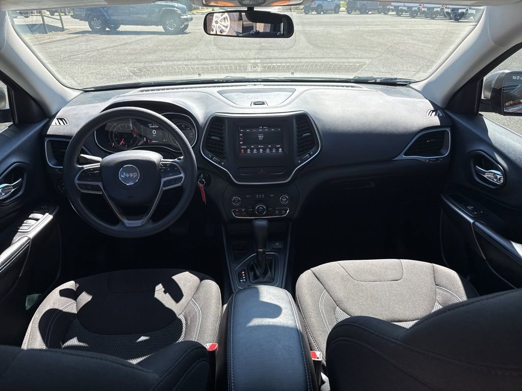 Used 2019 Jeep Cherokee Latitude w/ Popular Appearance Group image 21