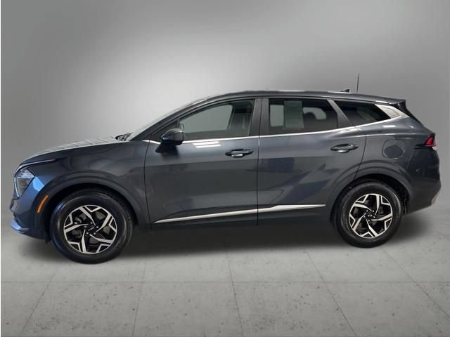 Used 2023 Kia Sportage LX AWD/4WD image 2