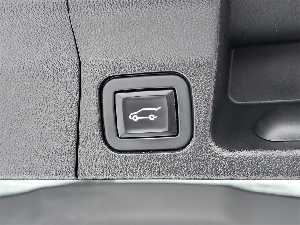 Used 2022 GMC Acadia SLE w/ Driver Convenience Package image 10