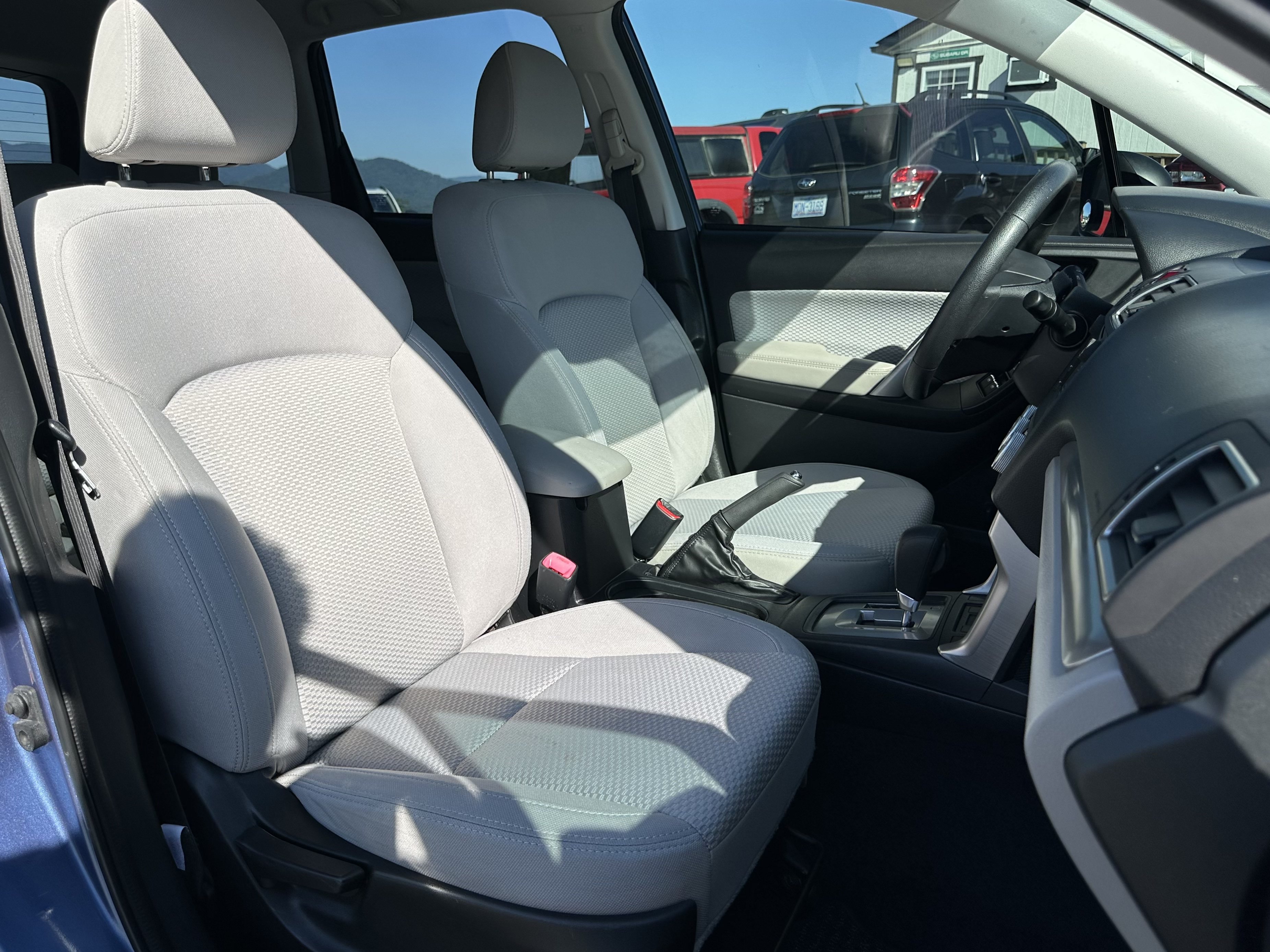 Used 2018 Subaru Forester 2.5i w/ Alloy Wheel Package AWD/4WD image 10