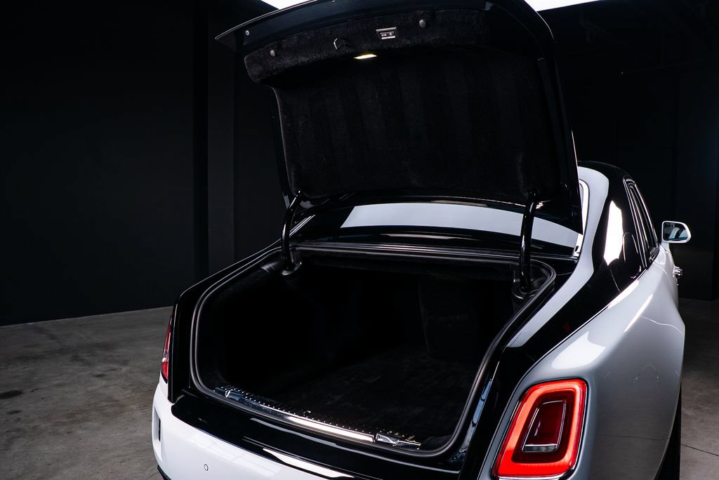 Used 2022 Rolls-Royce Phantom Sedan w/ The Phantom Package RWD image 63