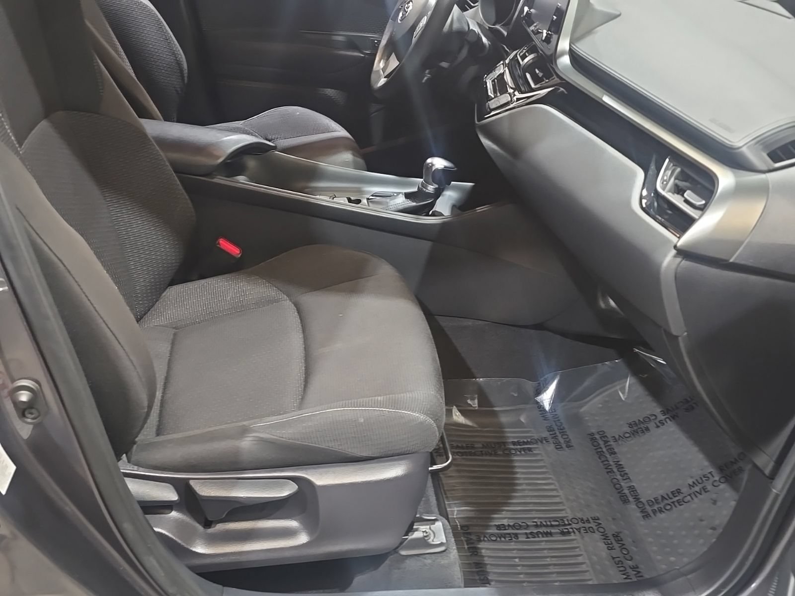 Used 2019 Toyota C-HR LE FWD image 18