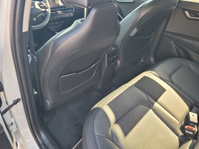 Used 2024 Kia Niro Wave w/ Wave Preserve Package FWD image 12