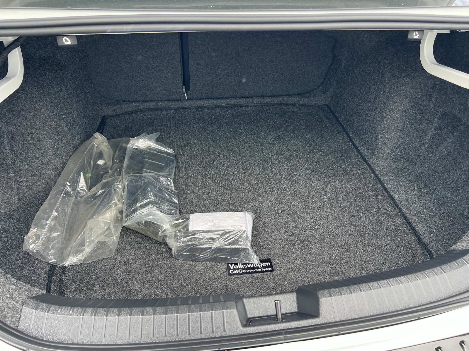 Certified 2025 Volkswagen Jetta SEL FWD image 24