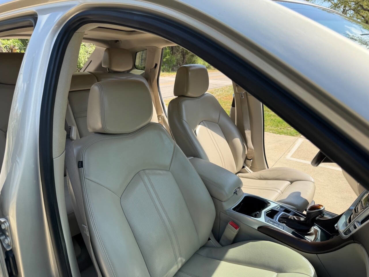 Used 2016 Cadillac SRX Performance w/ Driver Awareness Package FWD image 28