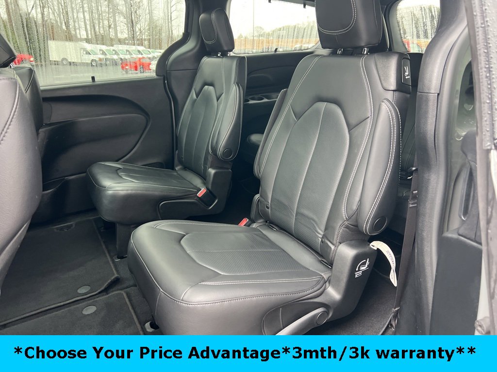 Certified 2022 Chrysler Pacifica Touring-L w/ S Appearance Package image 43