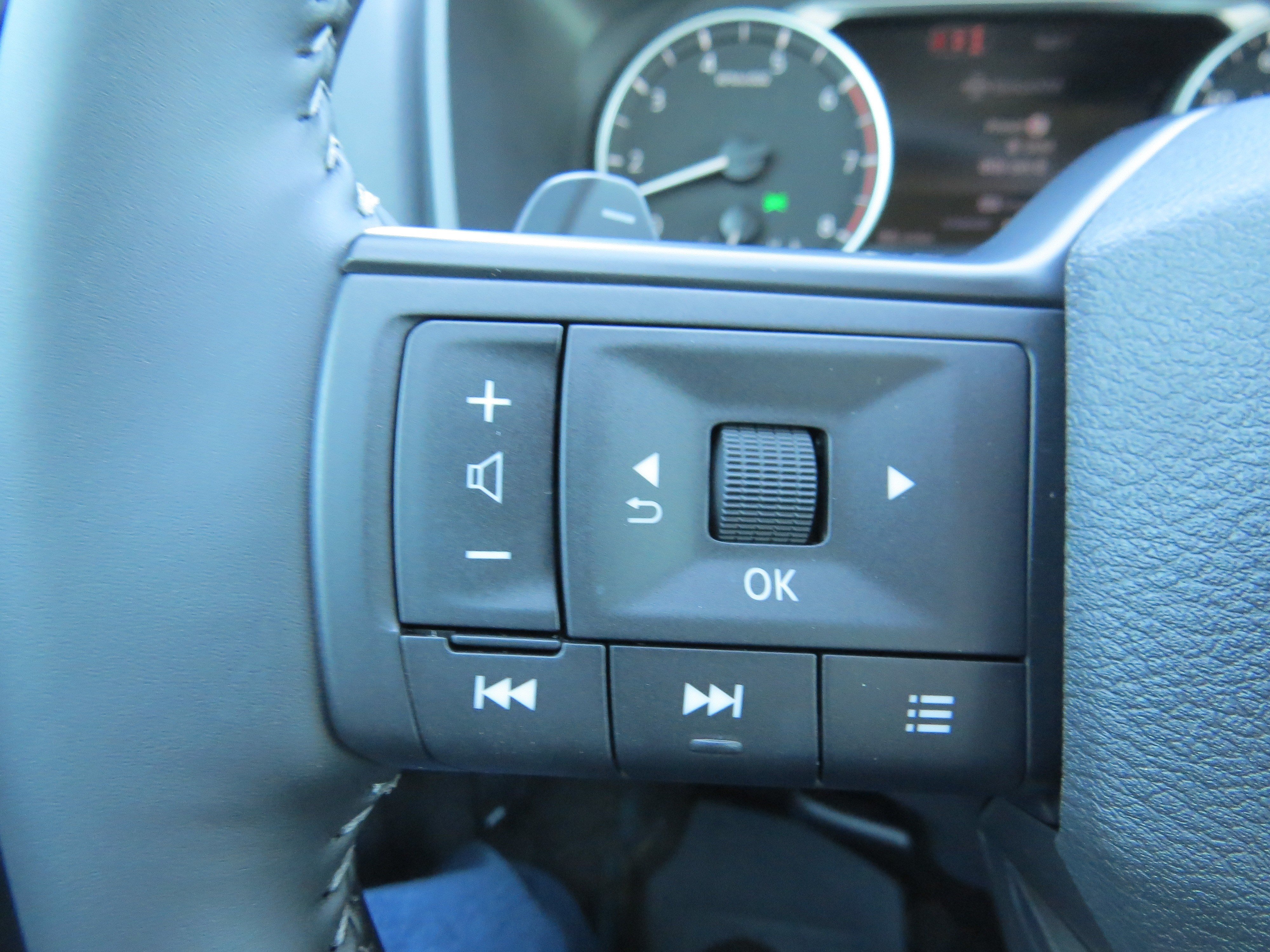 New 2026 Nissan Rogue Dark Armor FWD image 17